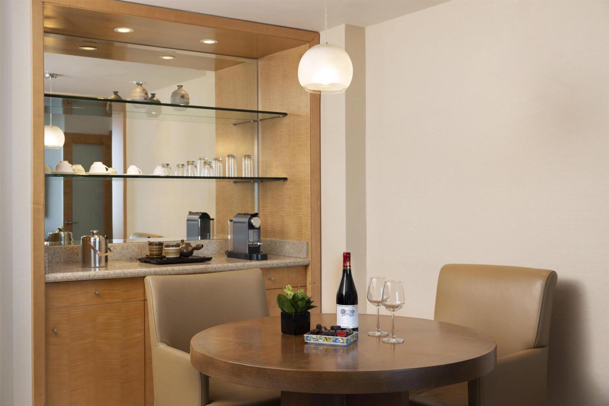 Grand Suite King Airport View